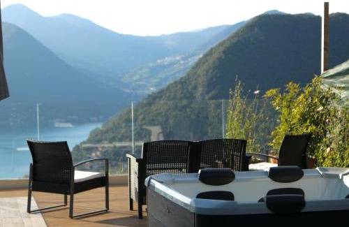 Sulzano House | Villa Turchese: Oceanfront Retreat with Pool & Pet Friendly