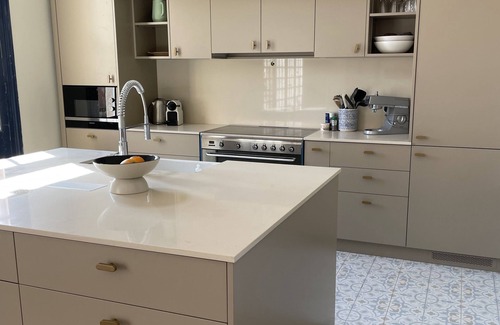 Soulac-sur-Mer Villa | Spacious Villa Turquoise: Walk to Beach & Enjoy Poolside Fun