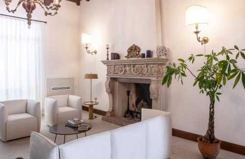 Giorgilorio Bed & Breakfast | Villa Tuzzo: Oceanfront Haven with Pool and Scenic Views