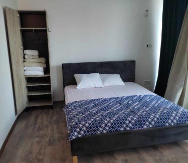 Nov Dojran House | Oceanfront Villa Twins: Guest Rated 8.9/10, Family-Friendly
