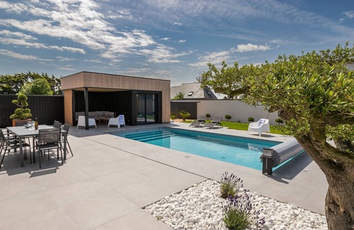Cleder House | Oceanfront Villa Ty Coz: Rated 10/10 with Spa & Breakfast