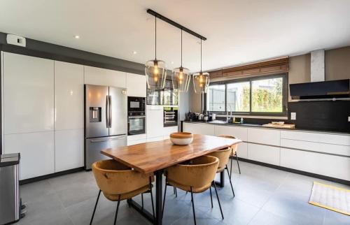Dinard House | Modern Villa Ty Laouen with Garden - Family Friendly Stay