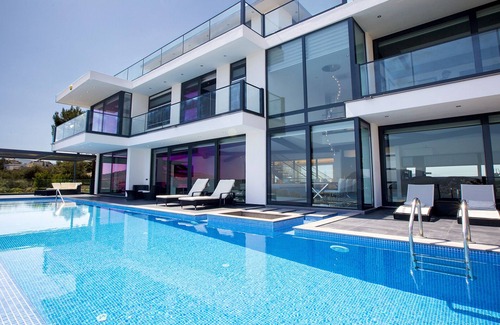 Kalkan Villa | Villa Tyra: Modern 5-Bedroom Retreat with Oceanfront Views