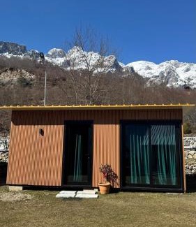 Shale Villa | Discover Villa Ujëvara e vogël: Family-Friendly Retreat