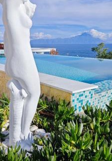Sithonia Apartment | Villa Ulyana Kriaritsi: Oceanfront Spa & Pool Retreat