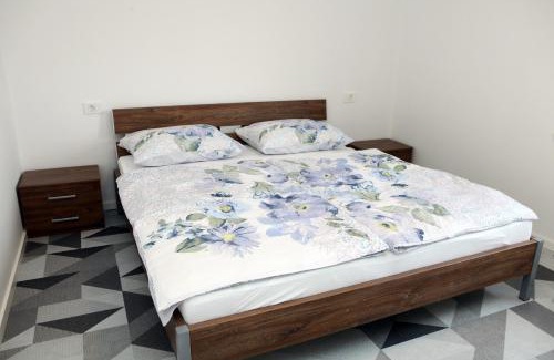 Izola Apartment | Villa UMA: Family-Friendly Oceanfront Getaway with Views