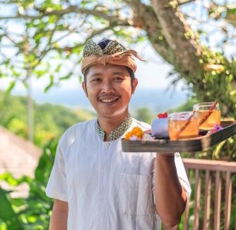 Kayu Putih Villa | Villa Umah Raja: Oceanfront Escape with Spa & Pool