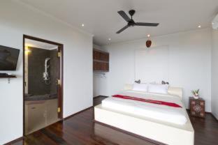 Senggigi Villa | Villa Umbrella: Oceanfront Retreat with Spa & Pool