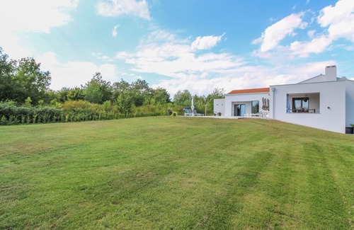 Vela Traba Villa | Relaxing Villa Una Sofia with Pool in Scenic Tinjan