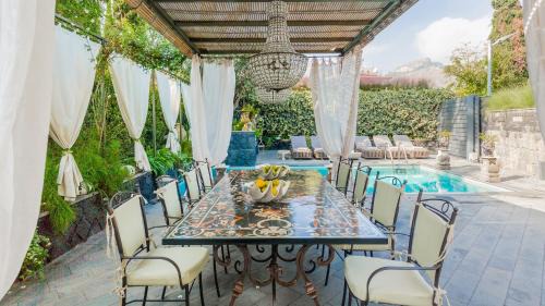 Taormina Villa | Experience Villa Urbis Taormina: Pool, Ocean Views & Lift
