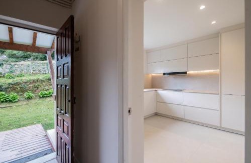 Llanes House | Beachfront Villa Vacacional Toró Playa: Guest Rated 9/10