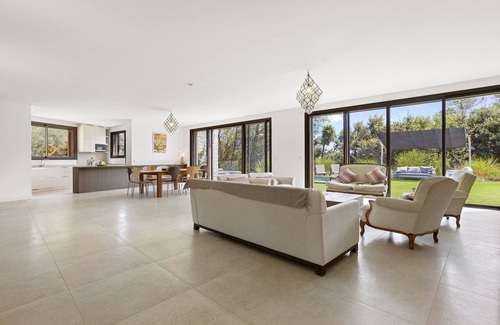 Trans-en-Provence Villa | Modern Vacation Home "Valériane" with Pool & Garden Oasis