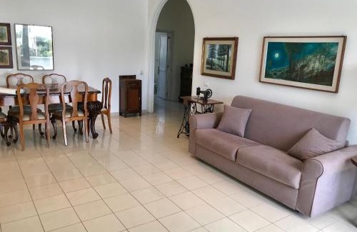 Taranto House | Pet-Friendly Villa Valentina: Highly Rated by Guests!