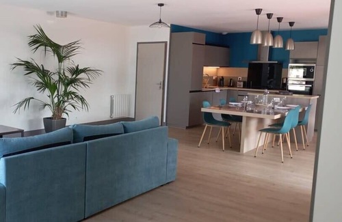 Planguenoual House | Villa Vallée Plage: Oceanfront Retreat with Pool Access