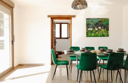 Algarinejo Villa | Enjoy Oceanfront Relaxation at Villa Valle de Olivos