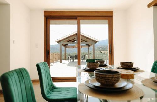 Algarinejo Villa | Enjoy Oceanfront Relaxation at Villa Valle de Olivos