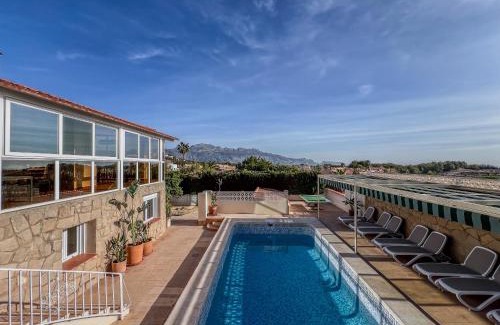 La Colina Villa | Villa Vamos del Pi: Oceanfront Oasis with a Perfect Score
