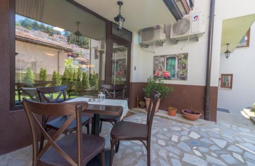 Varosh Apartment | Villa Varosh: Guest Rated 10/10 with Hot Tub & Restaurant