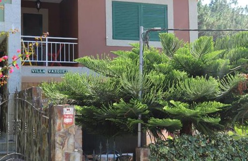 O Grove House | Pet-Friendly Villa Vazquez with Ocean View in Sanxenxo