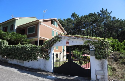 O Grove House | Pet-Friendly Villa Vazquez with Ocean View in Sanxenxo