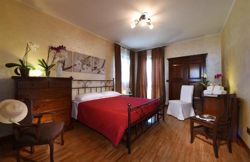 Castagnito Bed & Breakfast | Oceanfront Villa Vecchio: Guest Rated 9.2 with Pool