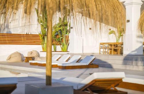 Nueva Andalucia Villa | Villa Vega: Premium Living with Pool and Jacuzzi Amenities
