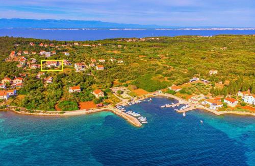 Muline Villa | Villa Vela Muline: Oceanfront Retreat with Heated Pool