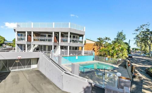 Torquay Apartment | Beachfront Villa Venezia Apt 3 with Ocean Views & Pool