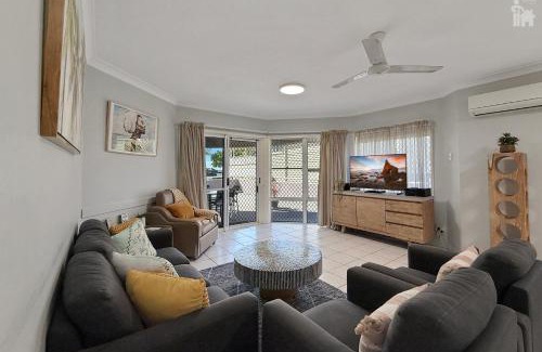 Torquay Apartment | Beachfront Villa Venezia Apt 3 with Ocean Views & Pool