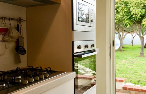 San Felice Circeo Villa | Villa Vera: Cozy Retreat with Beautiful Garden and Breakfast