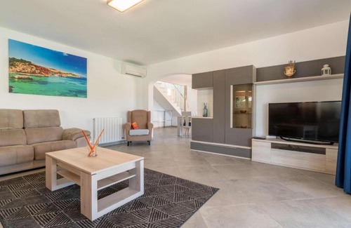 Crestatx Villa | Villa Vera: Family-Friendly Retreat with Pool Access