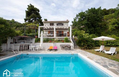 Grammatikianoi Villa | Villa VERA: Ideal Getaway for 8 with Pool & Pet Friendly