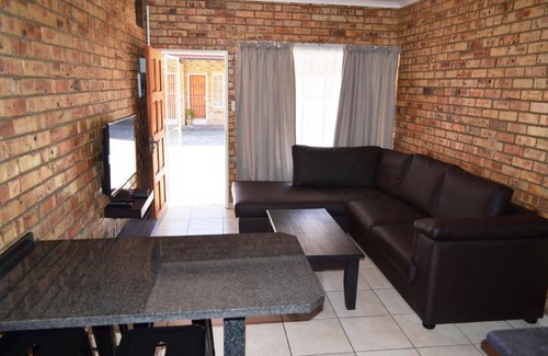 Klerksdorp Apartment | Villa Vera Self Catering No.5: Family-Friendly Retreat