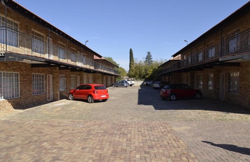 Klerksdorp Apartment | Villa Vera Self Catering No.5: Family-Friendly Retreat