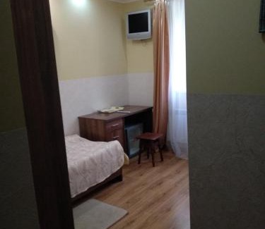 Berehove House | Villa Vera: Family-Friendly Retreat with Kitchen Amenities