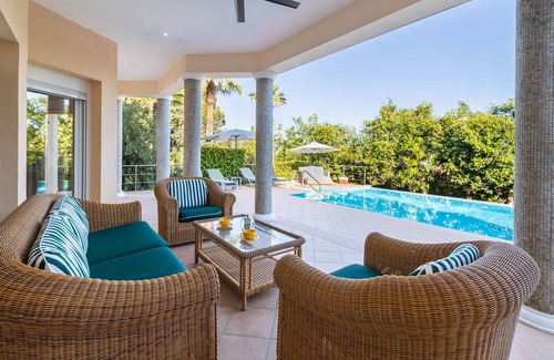 Crestatx Villa | Relax at Villa Merlin: Poolside Bliss & Family-Friendly Amenities