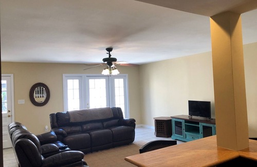 Northeast Pensacola House | Villa Verde Townhome: Pet-Friendly Oasis with Ocean Views