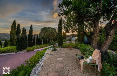 Teulada Villa | Villa Vermell: 4-Star Retreat with Pool & Child-Friendly Fun