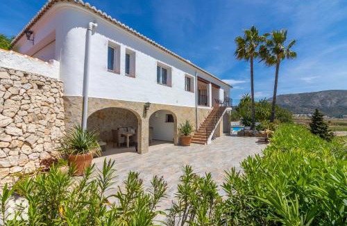 Teulada Villa | Villa Vermell: 4-Star Retreat with Pool & Child-Friendly Fun