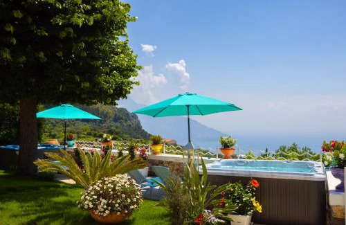 San Pietro Bed & Breakfast | Exquisite Villa Veronica Suite with Ocean View in Amalfi