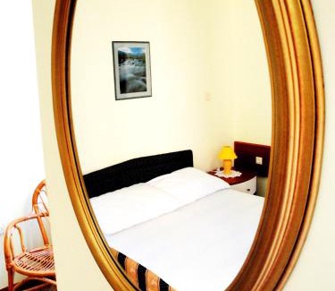 Simuni Apartment | Discover Villa Veronika: 4-Star Retreat with Pet-Friendly Perks