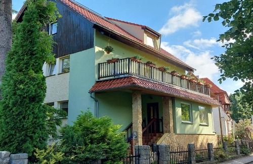 Ladek-Zdroj House | Cozy Villa Veronika: Rated 9/10 with Hot Tub & Breakfast