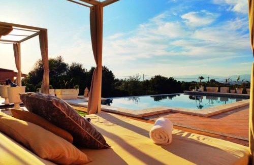 l'Aranjassa Villa | Villa Versace: Elegant Retreat for 14 with Pool & Pets