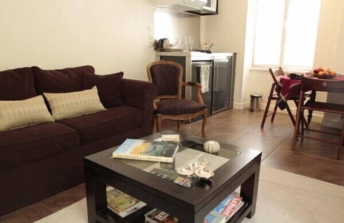 Saint-Louis Apartment | Villa Versailles: Top-Rated Bed & Breakfast by the Chateau