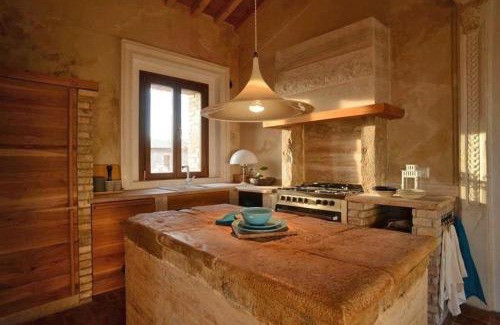 Saline di Volterra Apartment | Cozy Volterra Apartment with Shared Garden and Pool