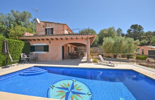 Sineu House | Villa Victori: Family-Friendly Retreat with Pool & 9.3 Rating