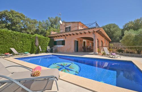 Sineu House | Villa Victori: Family-Friendly Retreat with Pool & 9.3 Rating
