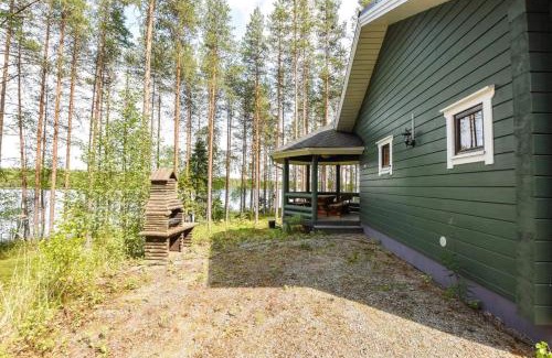Vaatanen Villa | Kid-Friendly Retreat at Villa Classic with High Guest Ratings