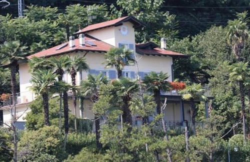 Stresa Apartment | Villa Vignolo: Oceanfront Oasis with Pool and Hot Tub