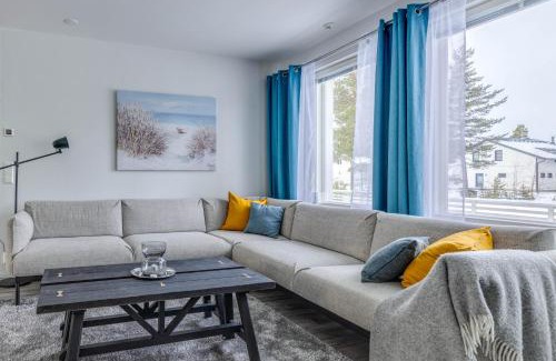 Kalajoki Villa | Villa Viitatuuli: 4-Star Retreat with Ocean Views & Beach Access